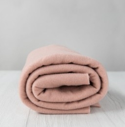 Filc igłowy prefilc wełniany merino BRUDNY RÓŻ 19mic