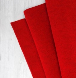 Filc wełniany 70% dekoracyjny 2mm TRUSKAWKOWY