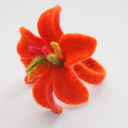 Pierścionek z wełny