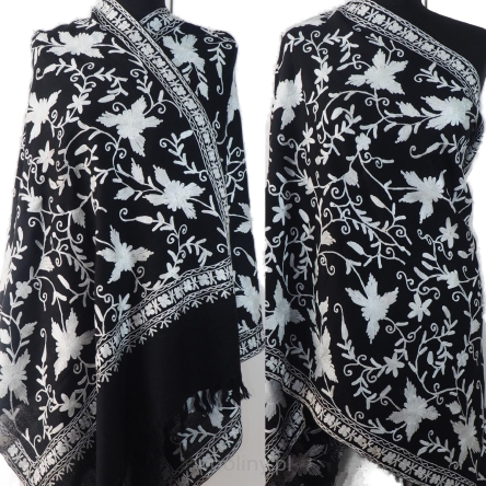 Damski szal wełniany merynos Aari haftowany w srebrne kwiaty