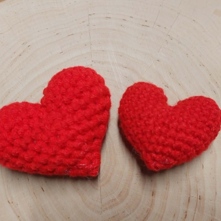Czerwone serduszko serce 3D szydełkowe