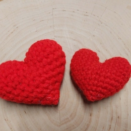 Czerwone serduszko serce 3D szydełkowe