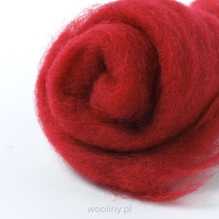 Wiśniowa wełna w błamie zgrzebna do filcowania na mokro i sucho w kolorze