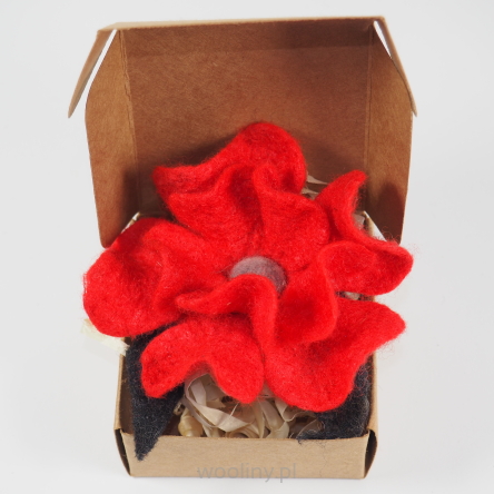 Broszka filcowa Czerwony kwiat z wełny i jedwabiu