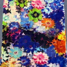 Damski szal kolorowy z wełny merino wyszywany w kwiaty