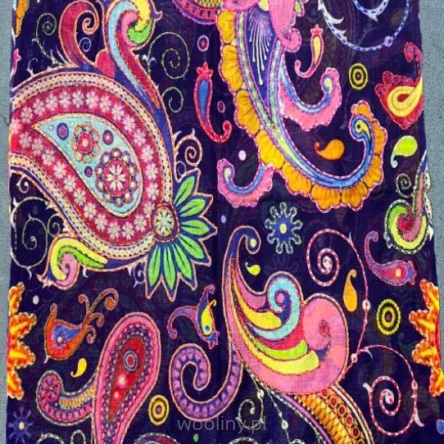 Damski szal kolorowy z wełny merino wyszywany w kwiaty