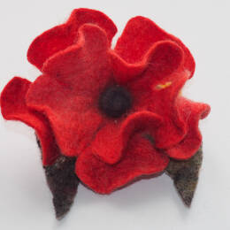 Broszka filcowa kwiat czerwony