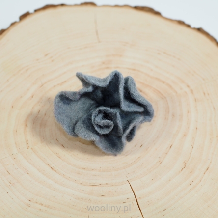 Damska broszka filcowa kwiat Szary