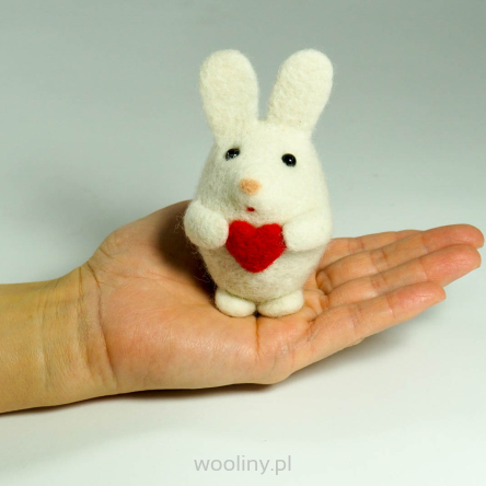 Zając królik filcowy z serduszkiem